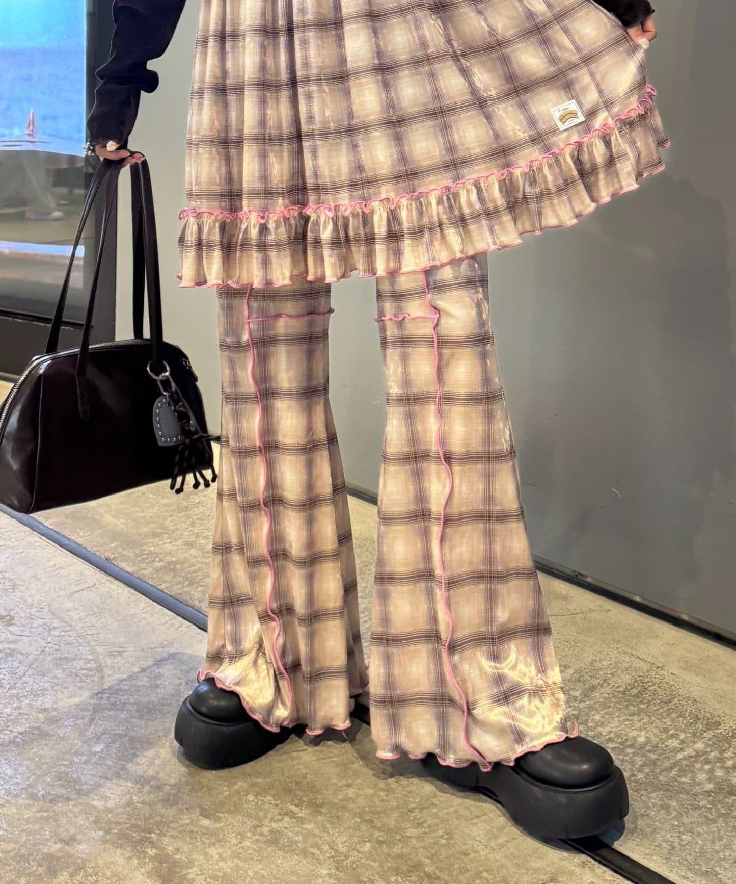 ★【HELLO.SANFRANCISCO/ハローサンフランシスコ】格紋荷葉邊拼接喇叭褲