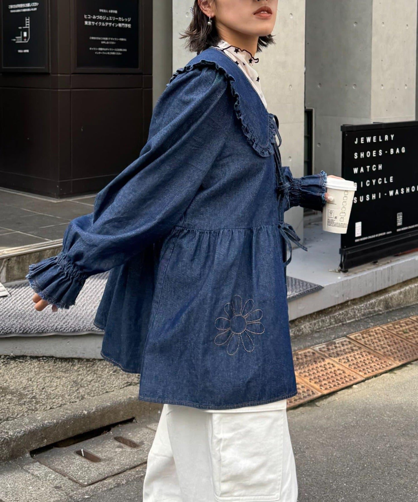 ★【HELLO.SANFRANCISCO/ハローサンフランシスコ】帶領雛菊刺繡牛仔襯衫