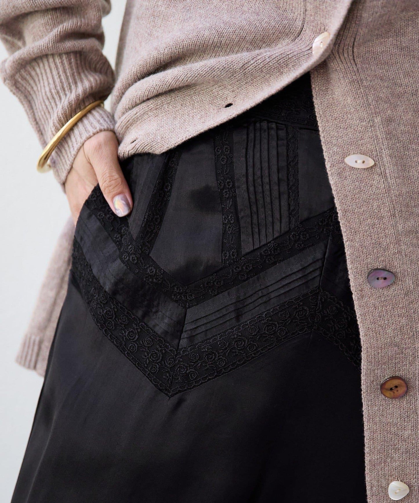 【à Nice (ア ・ニース)】褶飾蕾絲長褲