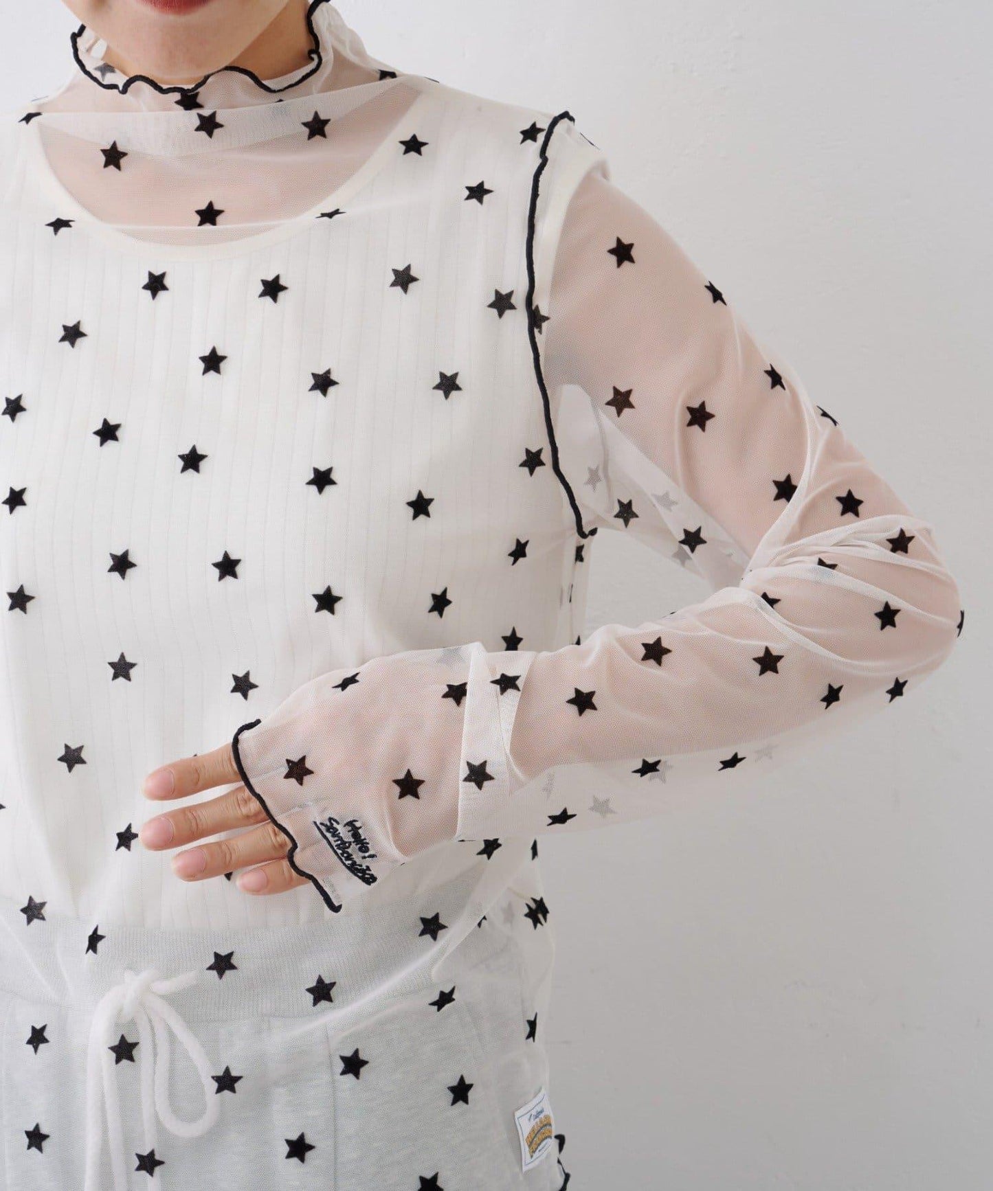 ★【HELLO.SANFRANCISCO/ハローサンフランシスコ】植絨星星圖案透視上衣