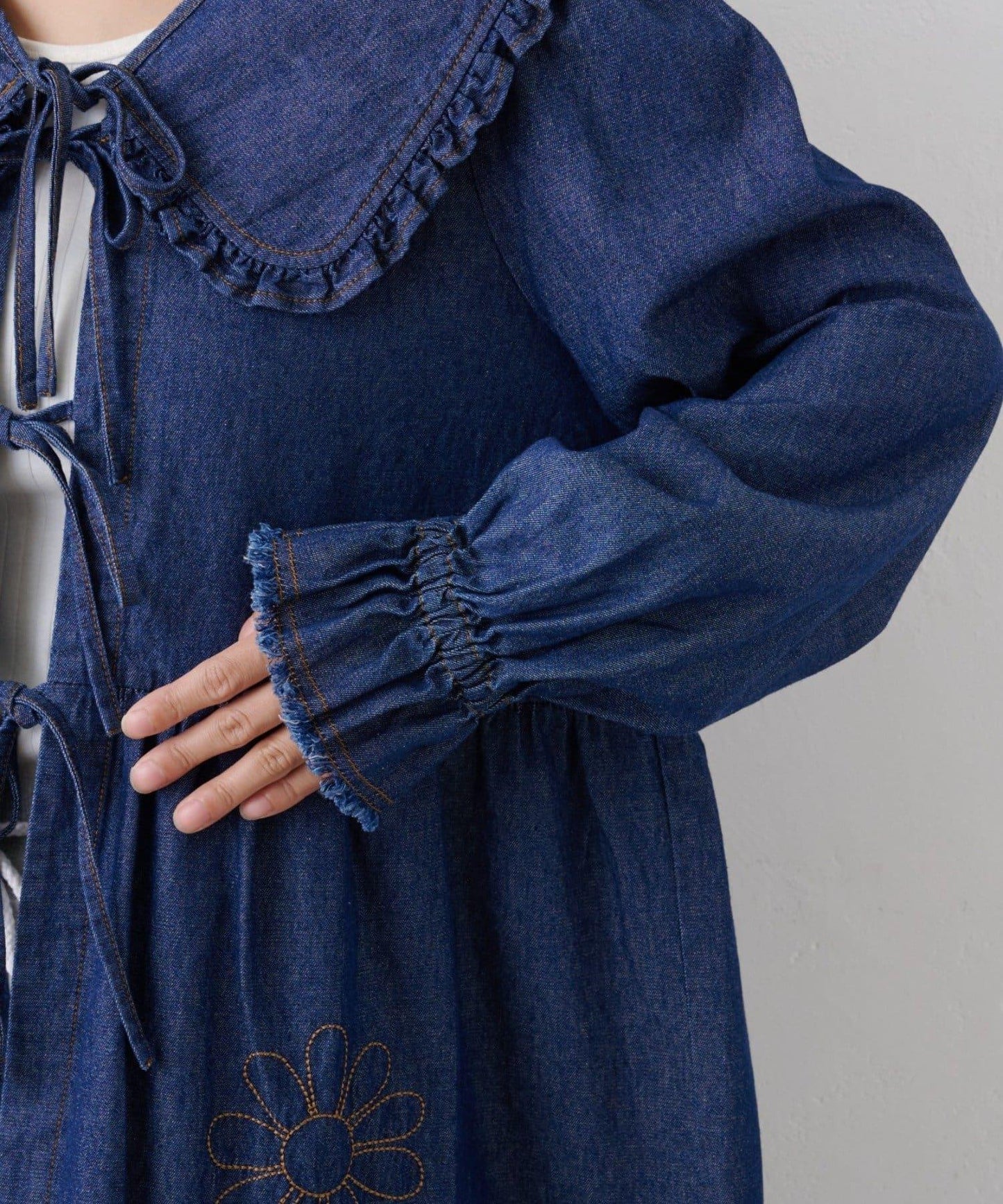 ★【HELLO.SANFRANCISCO/ハローサンフランシスコ】帶領雛菊刺繡牛仔襯衫