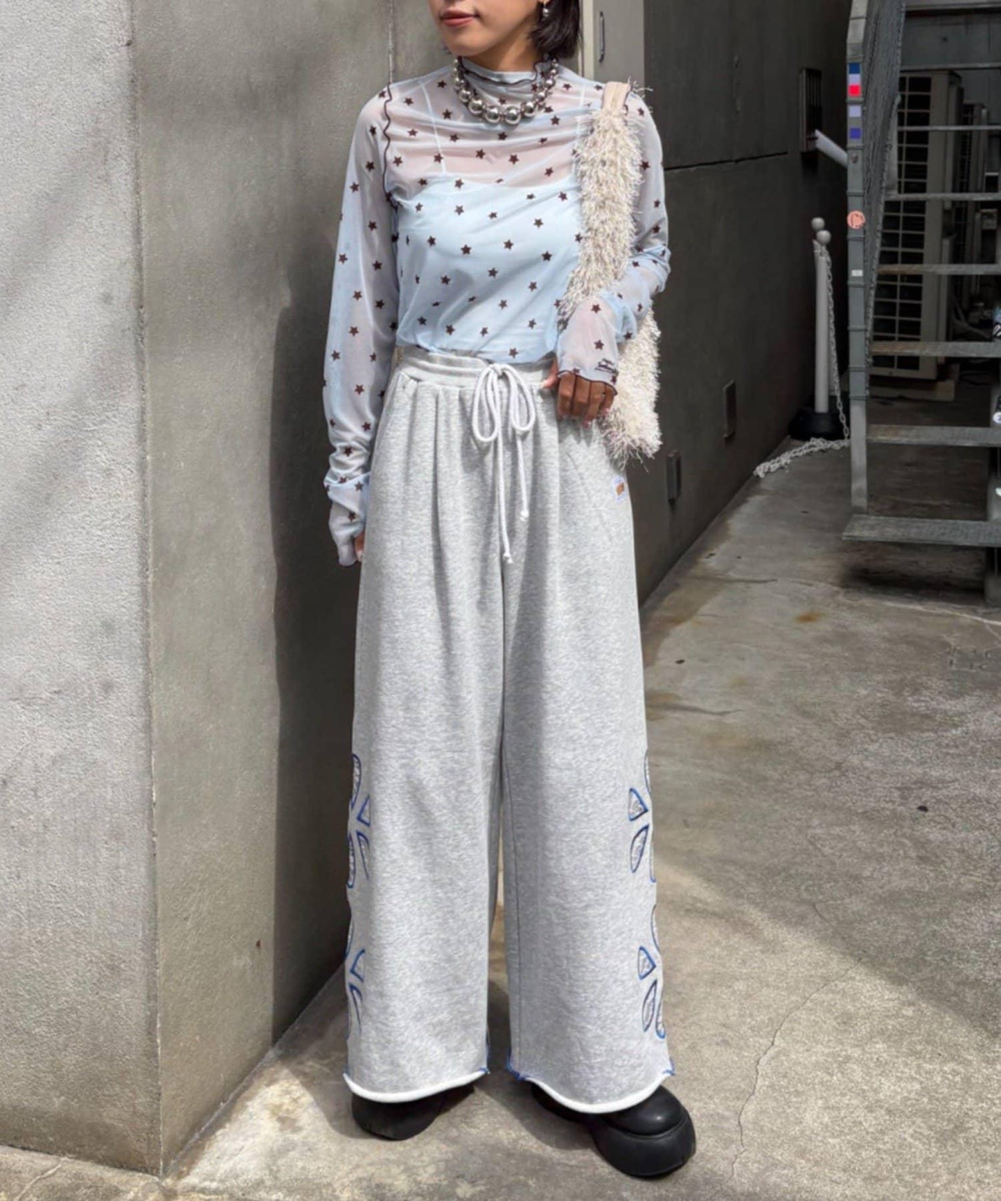 ★【HELLO.SANFRANCISCO/ハローサンフランシスコ】植絨星星圖案透視上衣