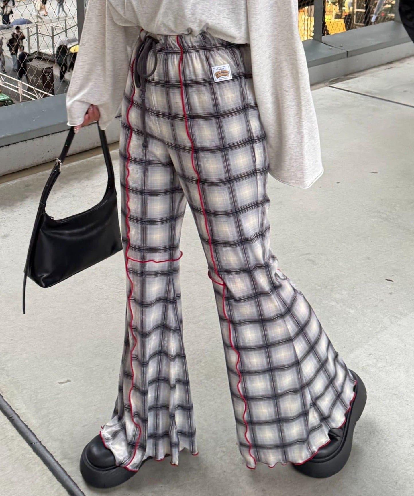 ★【HELLO.SANFRANCISCO/ハローサンフランシスコ】格紋荷葉邊拼接喇叭褲