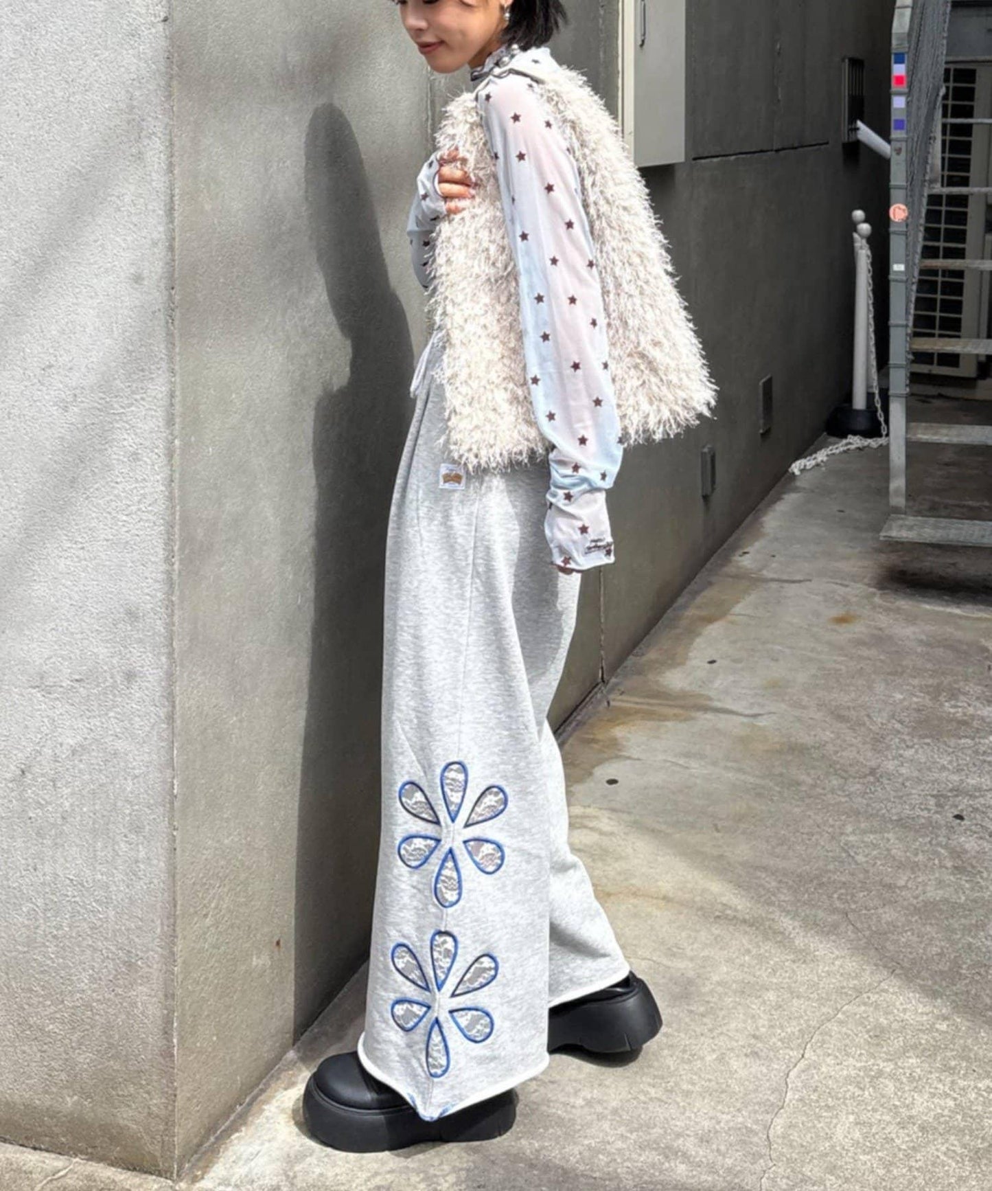 ★【HELLO.SANFRANCISCO/ハローサンフランシスコ】植絨星星圖案透視上衣