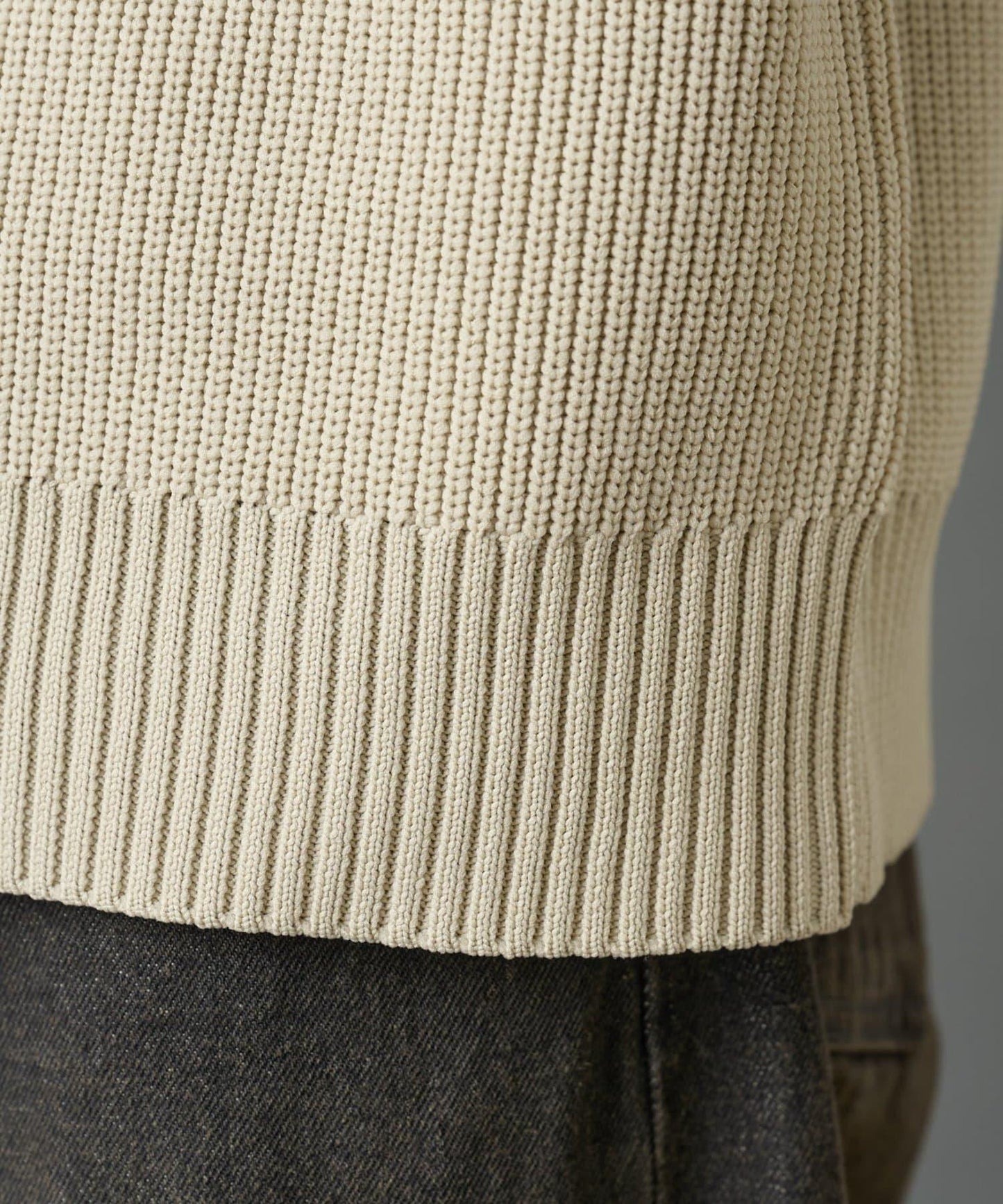 科技針織套頭衫