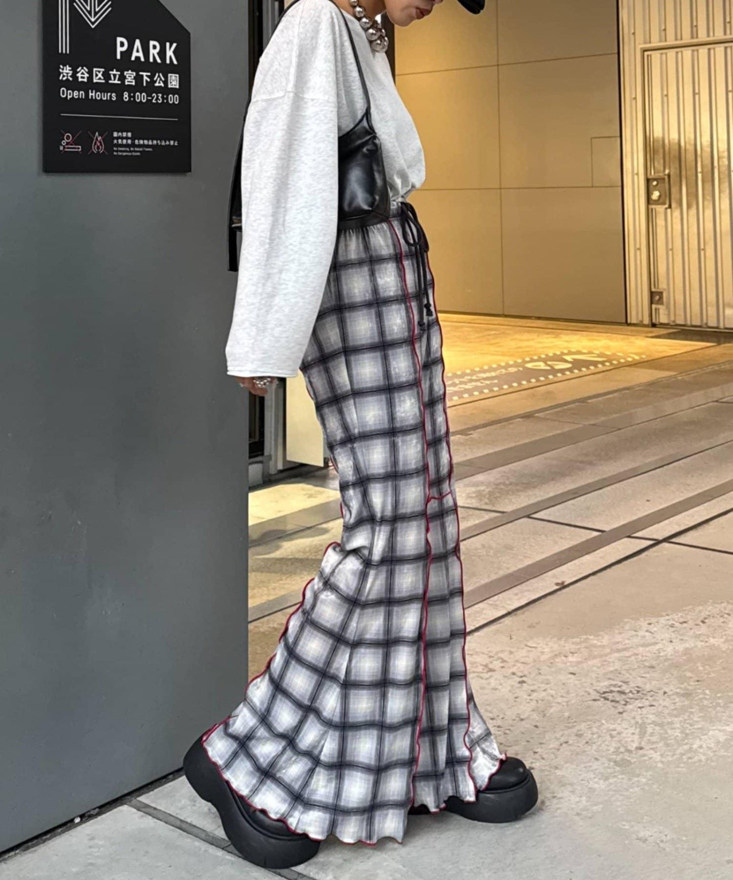 ★【HELLO.SANFRANCISCO/ハローサンフランシスコ】格紋荷葉邊拼接喇叭褲