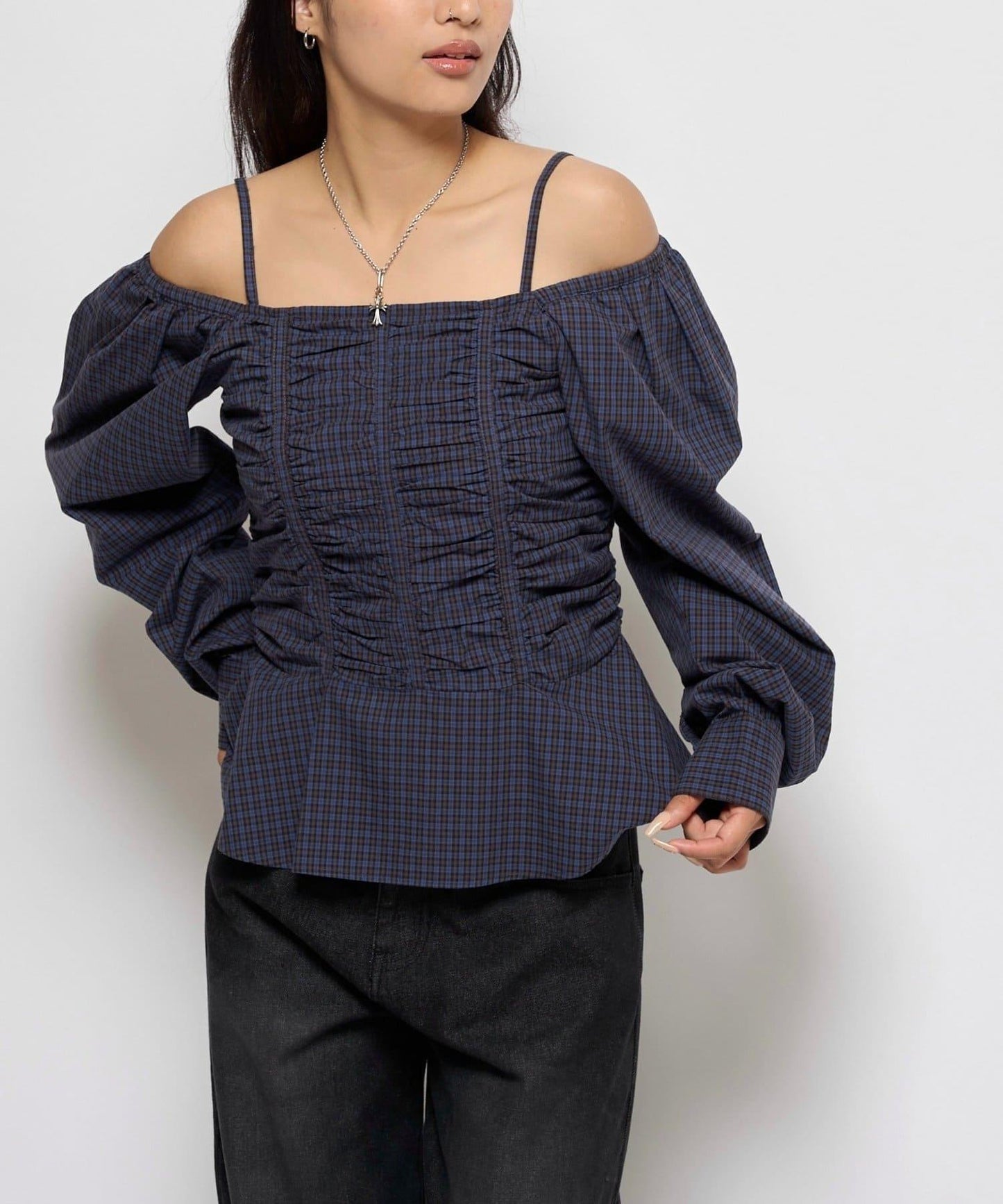 2WAY一字肩泡泡袖襯衫