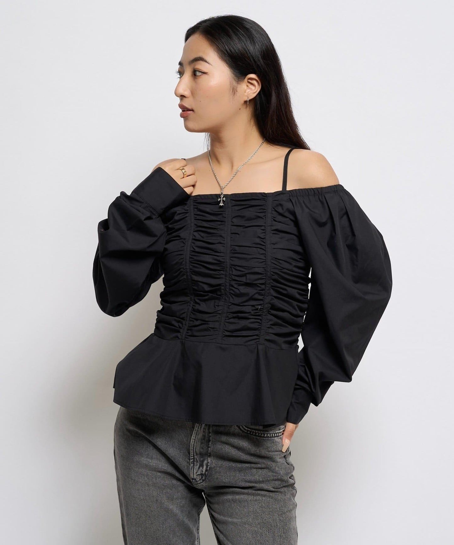 2WAY一字肩泡泡袖襯衫