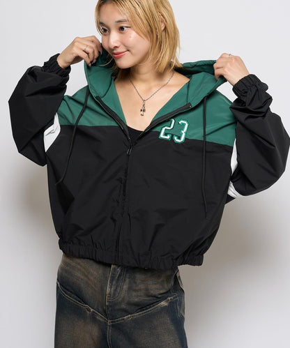 【WHO'S WHO gallery】數字印花尼龍連帽外套