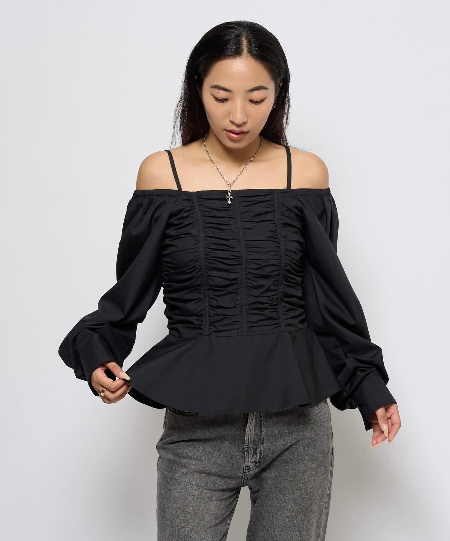 2WAY一字肩泡泡袖襯衫