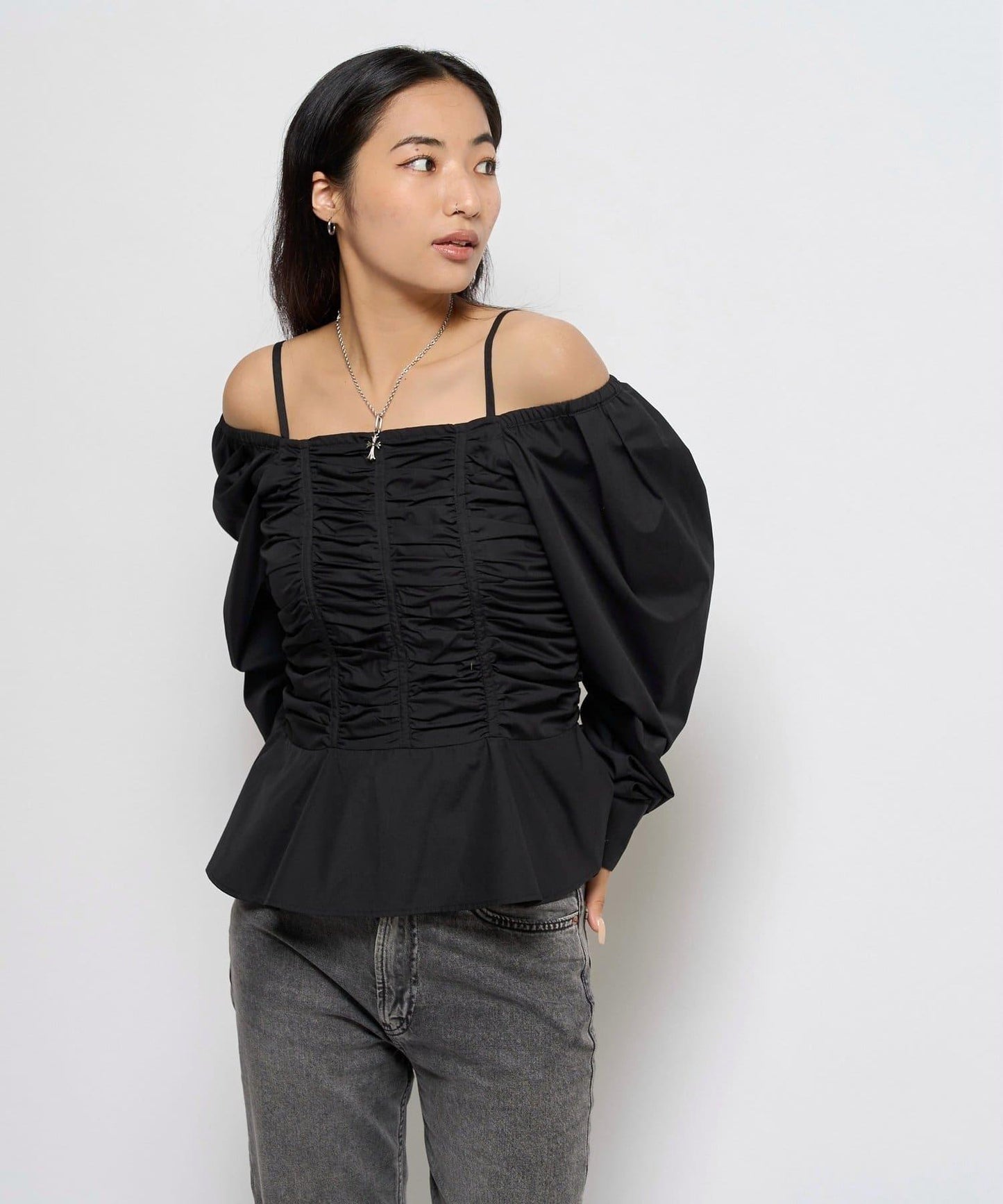 2WAY一字肩泡泡袖襯衫