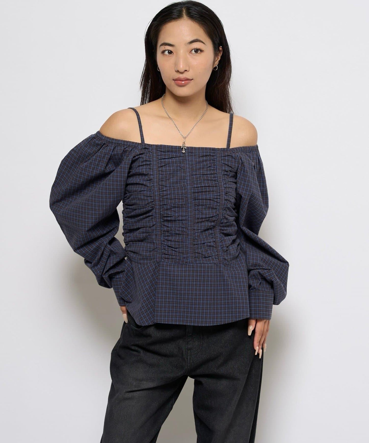 2WAY一字肩泡泡袖襯衫