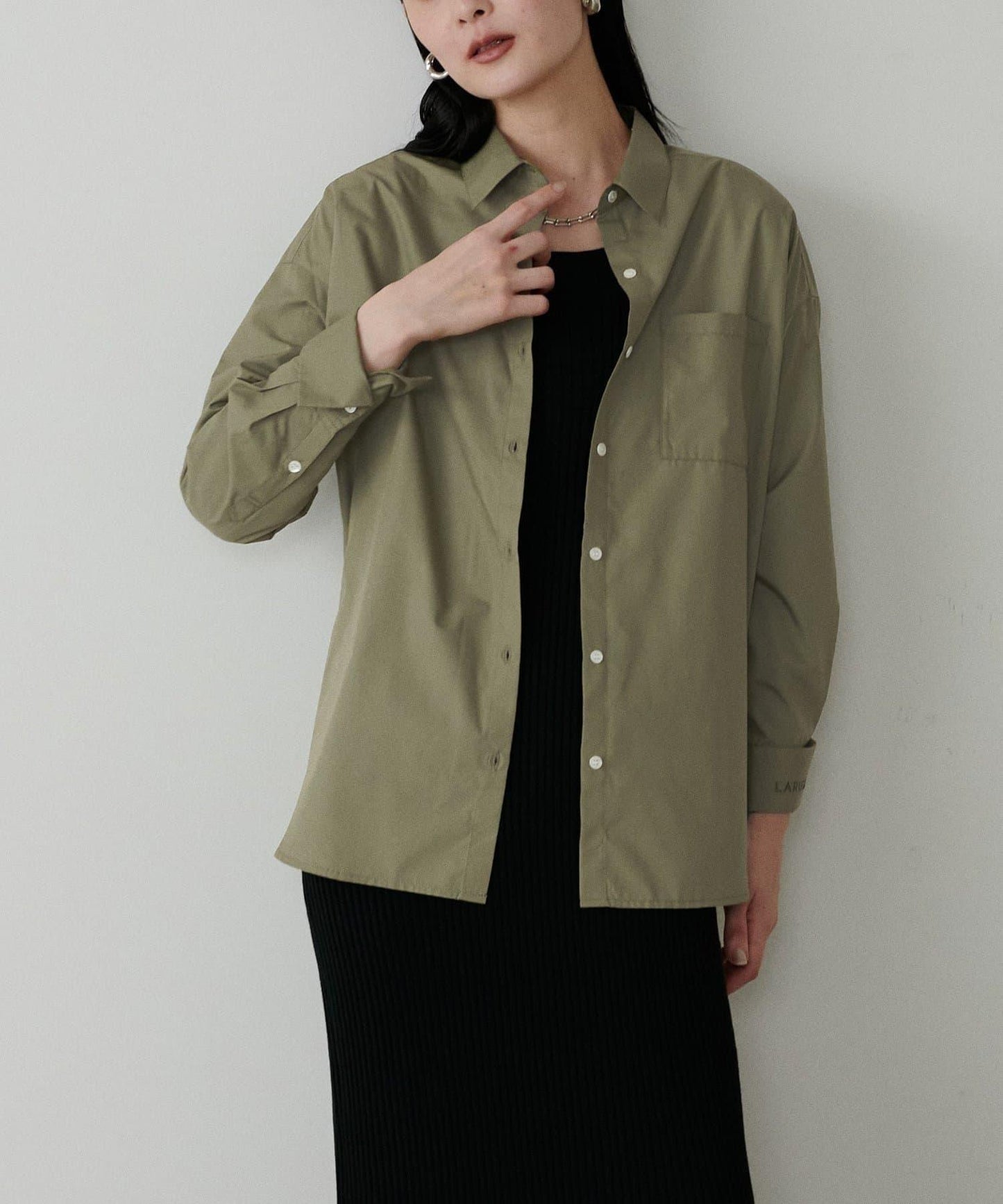 【LARUTA】迷你標誌刺繡基礎款襯衫