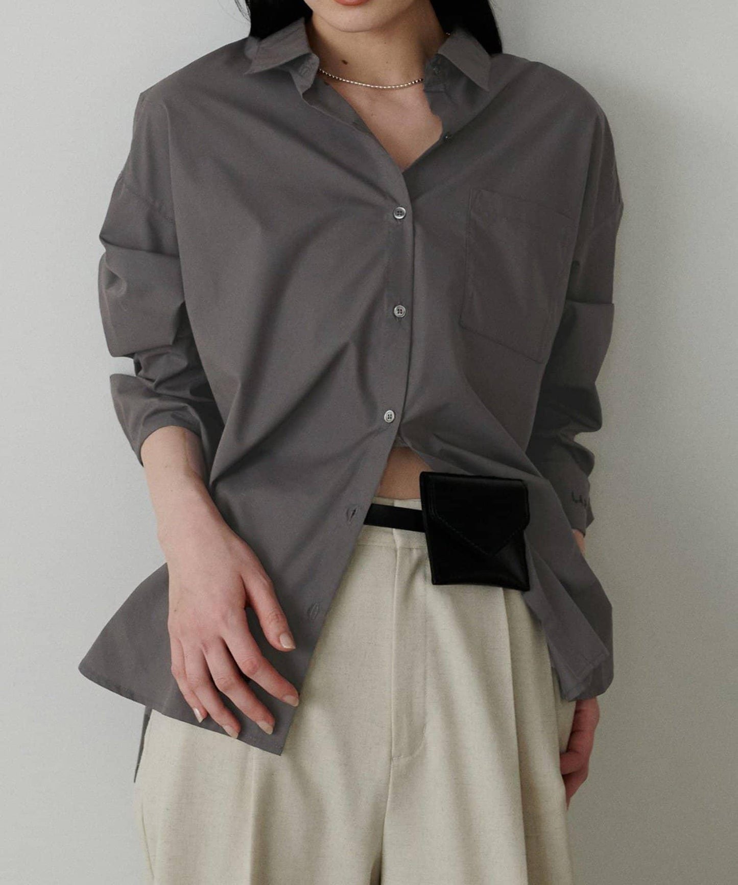 【LARUTA】迷你標誌刺繡基礎款襯衫