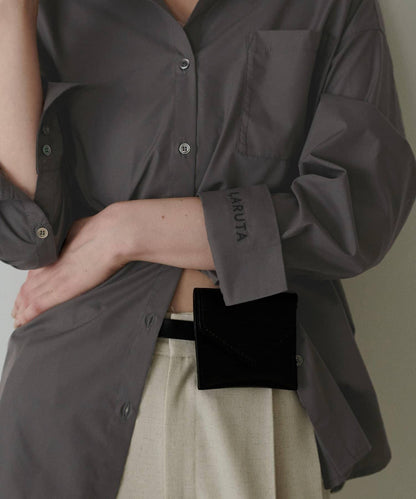 【LARUTA】迷你標誌刺繡基礎款襯衫