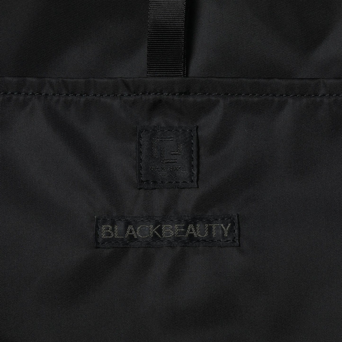 BLACK BEAUTY Noir 單肩包（大號）