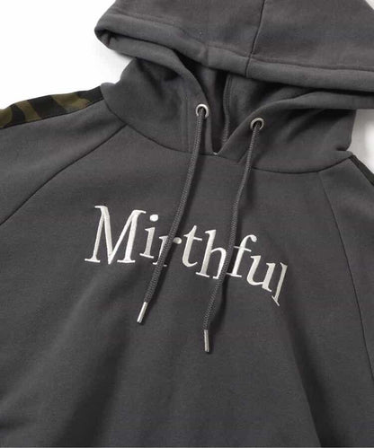 內加絨迷彩拼接連帽衛衣