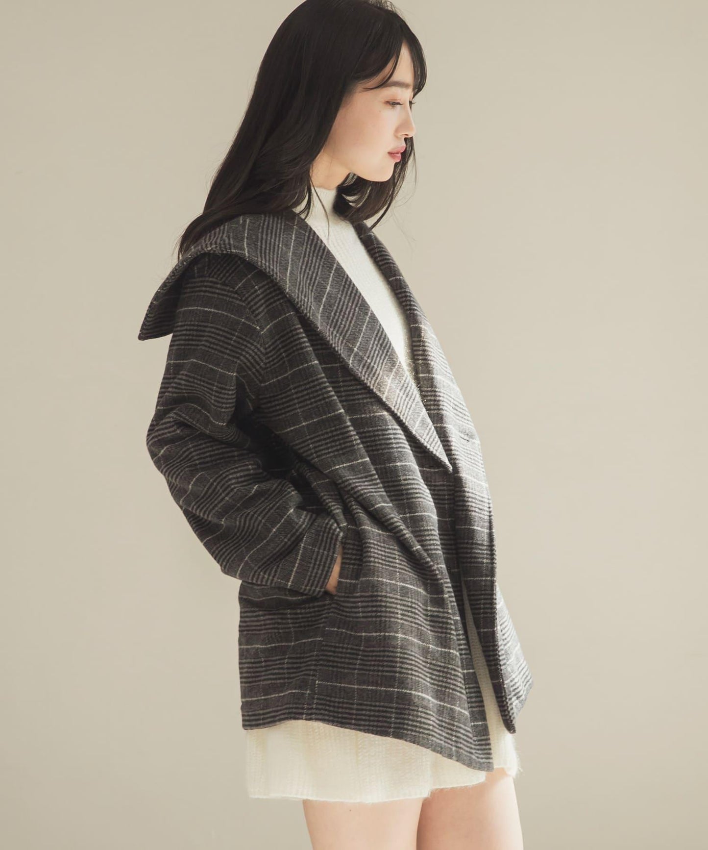 大翻領中長款大衣