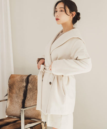 大翻領中長款大衣