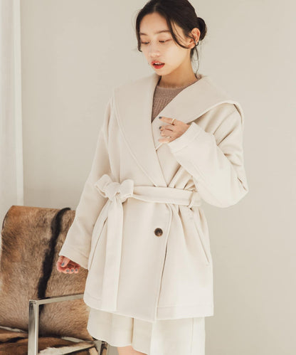 大翻領中長款大衣