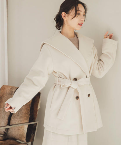 大翻領中長款大衣