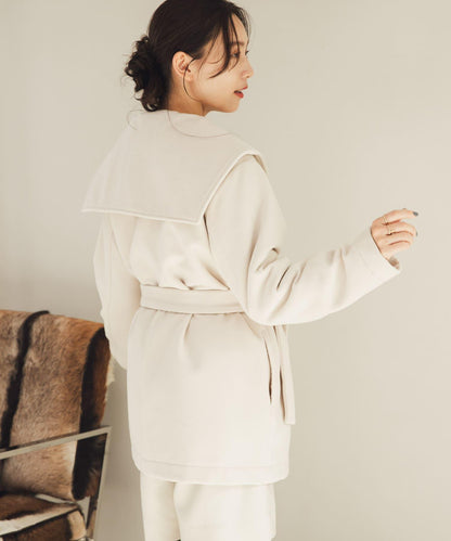 大翻領中長款大衣