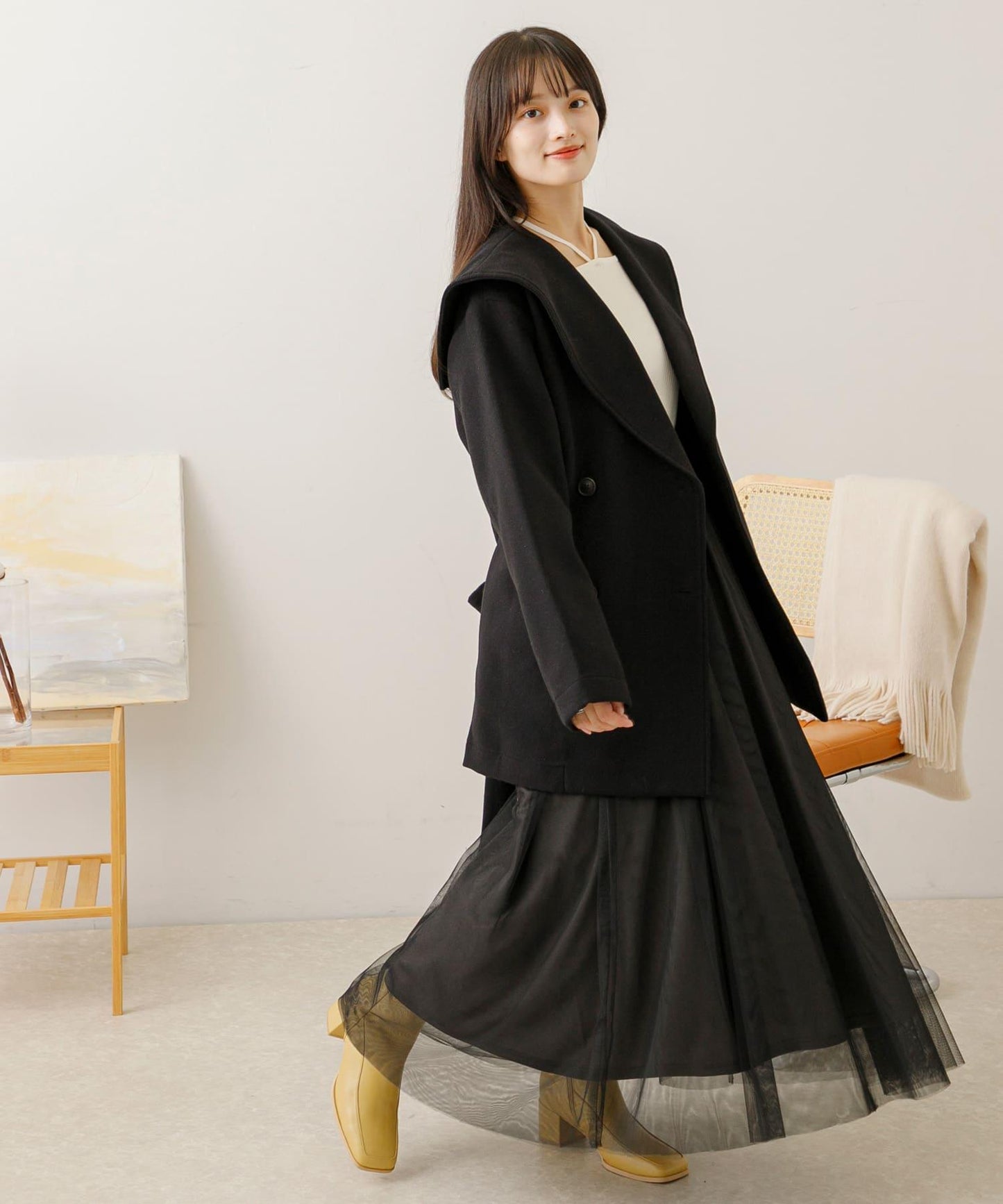 大翻領中長款大衣