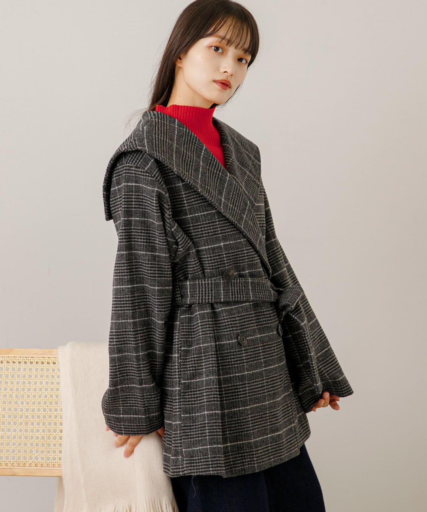 大翻領中長款大衣