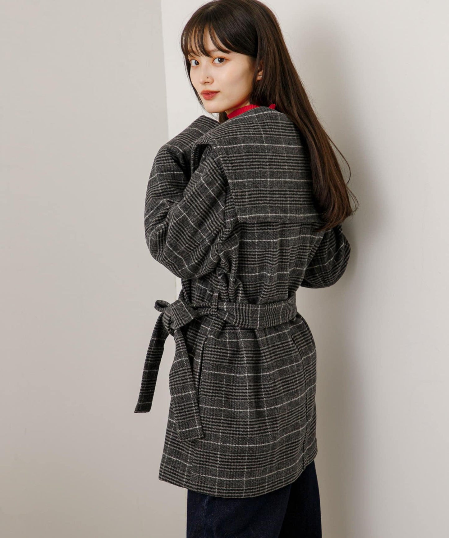 大翻領中長款大衣