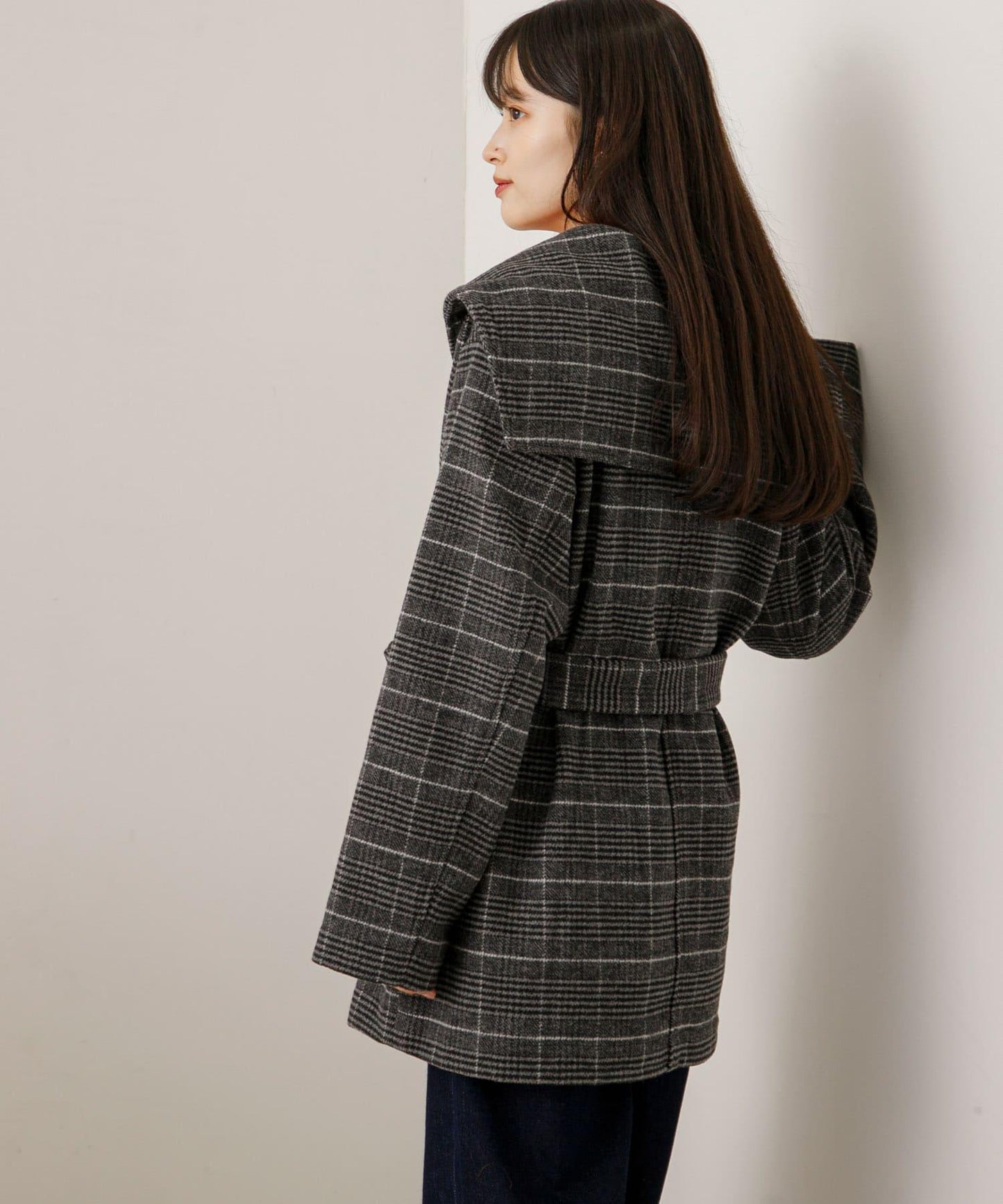 大翻領中長款大衣