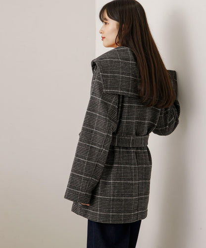 大翻領中長款大衣