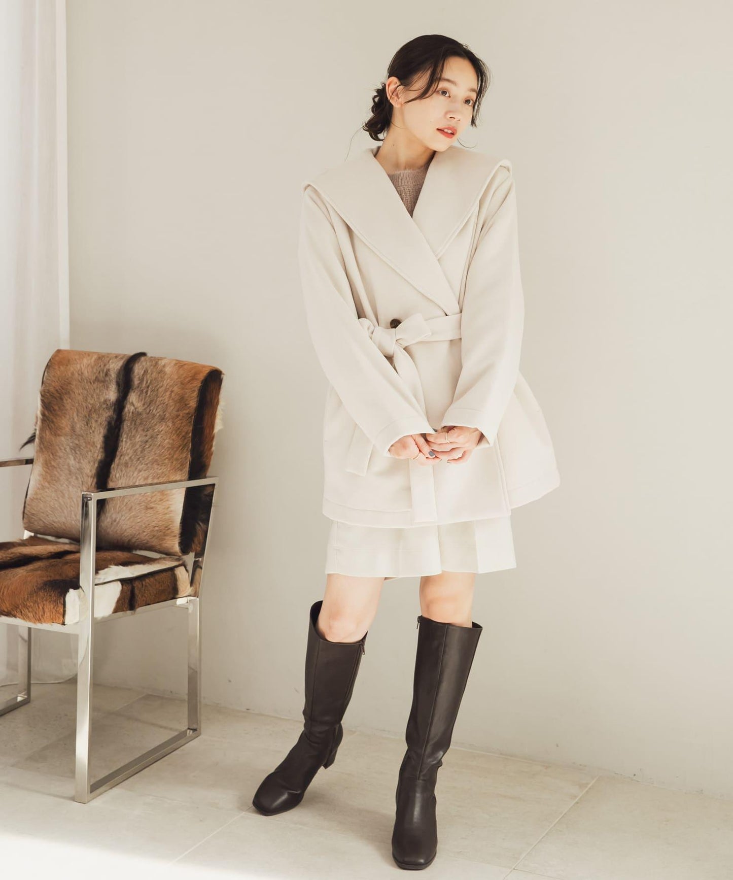 大翻領中長款大衣