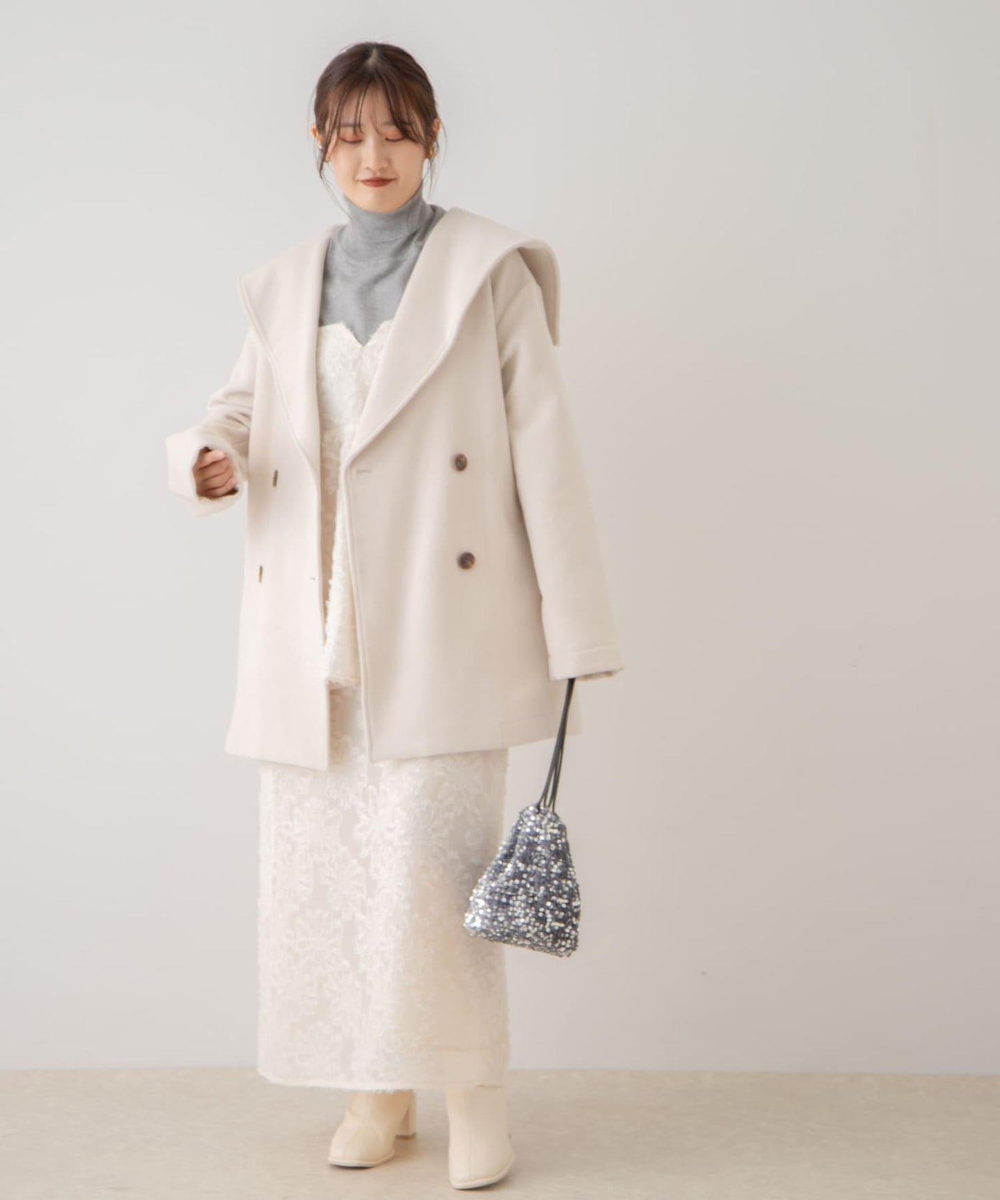 大翻領中長款大衣