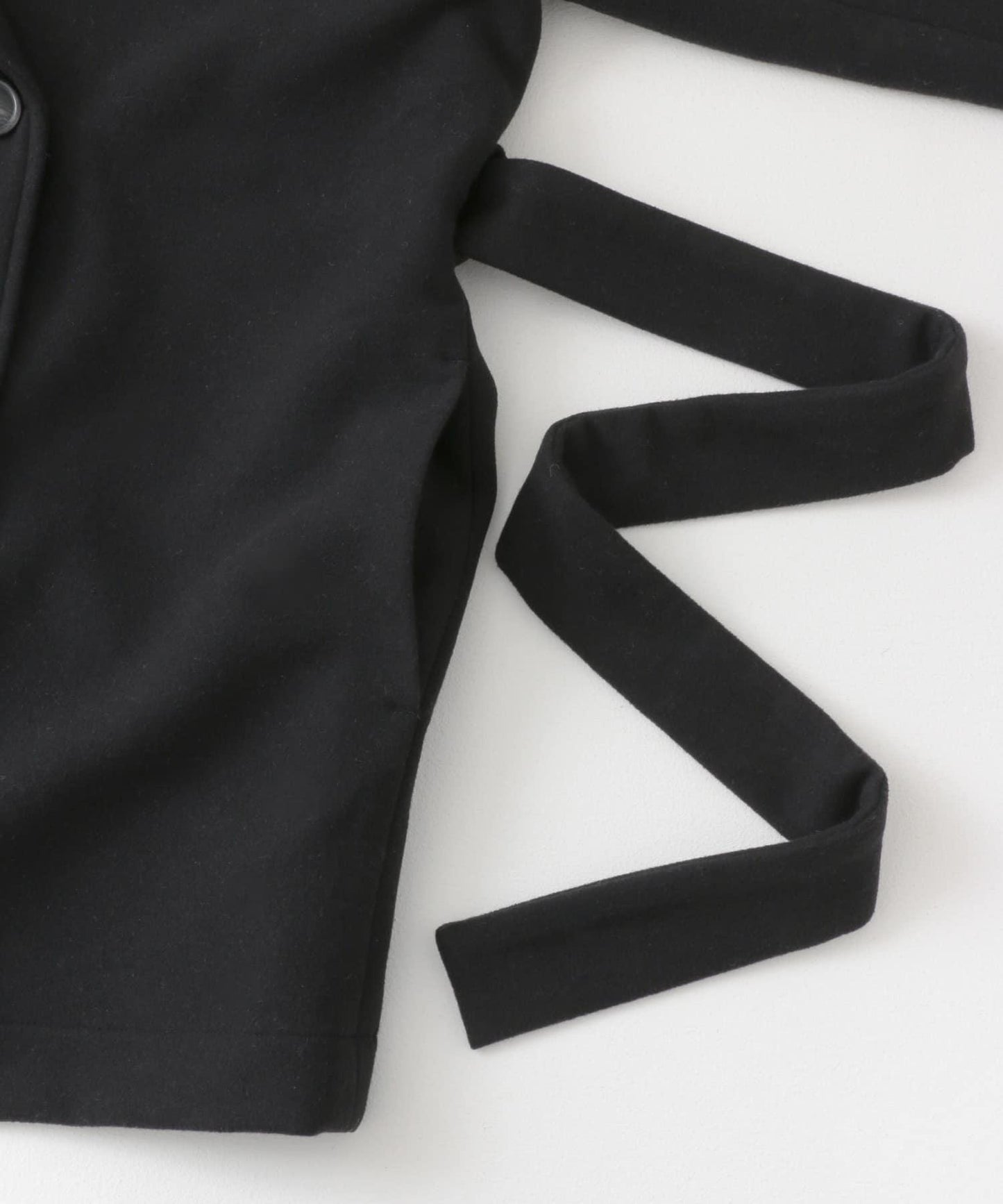 大翻領中長款大衣