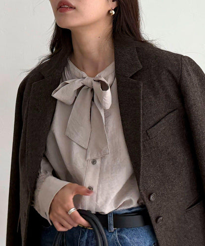 蝴蝶結領褶皺襯衫