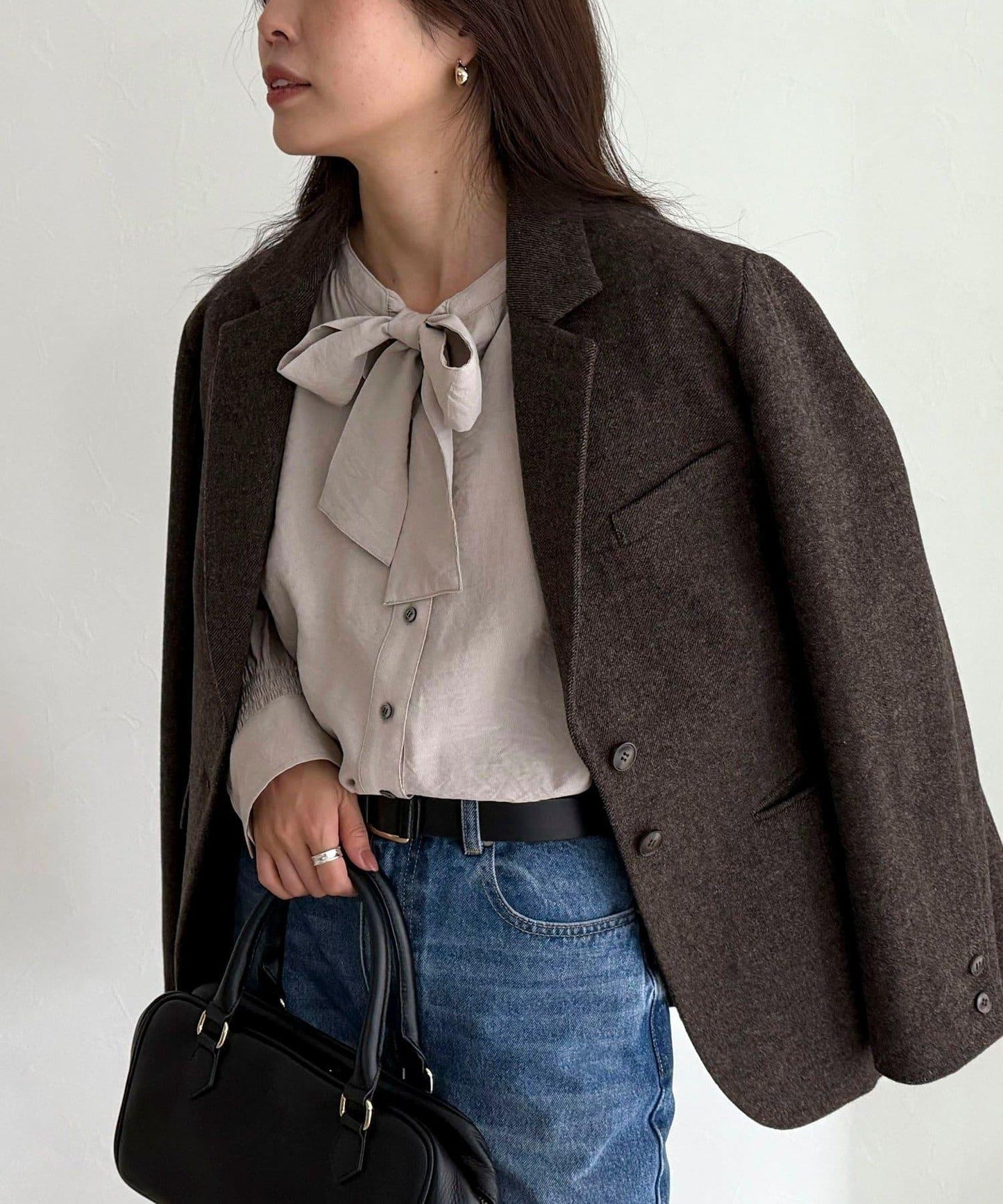 蝴蝶結領褶皺襯衫