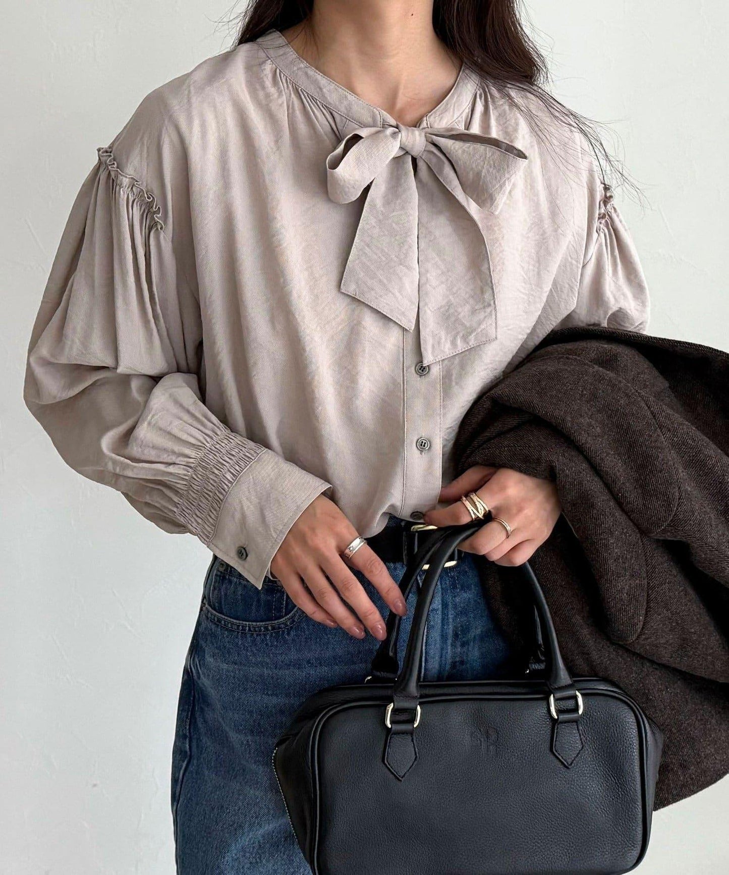 蝴蝶結領褶皺襯衫