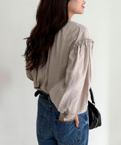 蝴蝶結領褶皺襯衫