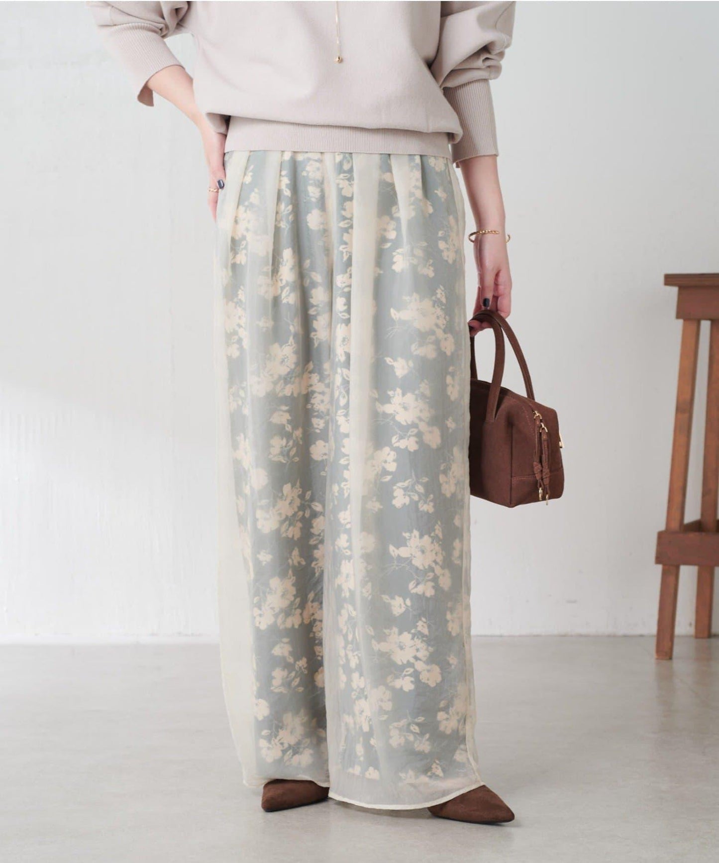【輕薄遮身◎】輕薄疊穿花卉圖案褲