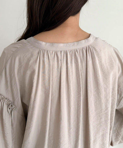 蝴蝶結領褶皺襯衫