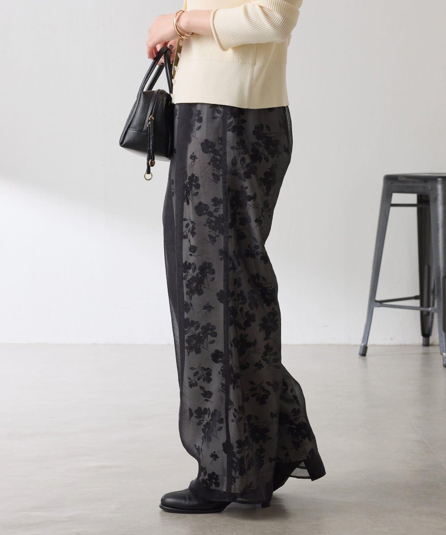 【輕薄遮身◎】輕薄疊穿花卉圖案褲