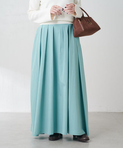 蓬鬆喇叭半身裙