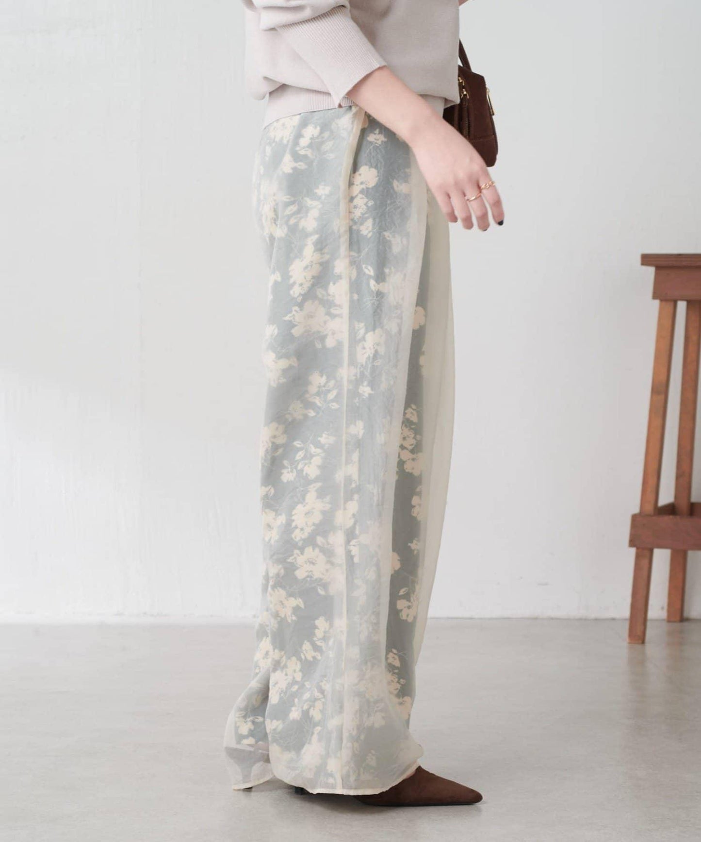 【輕薄遮身◎】輕薄疊穿花卉圖案褲