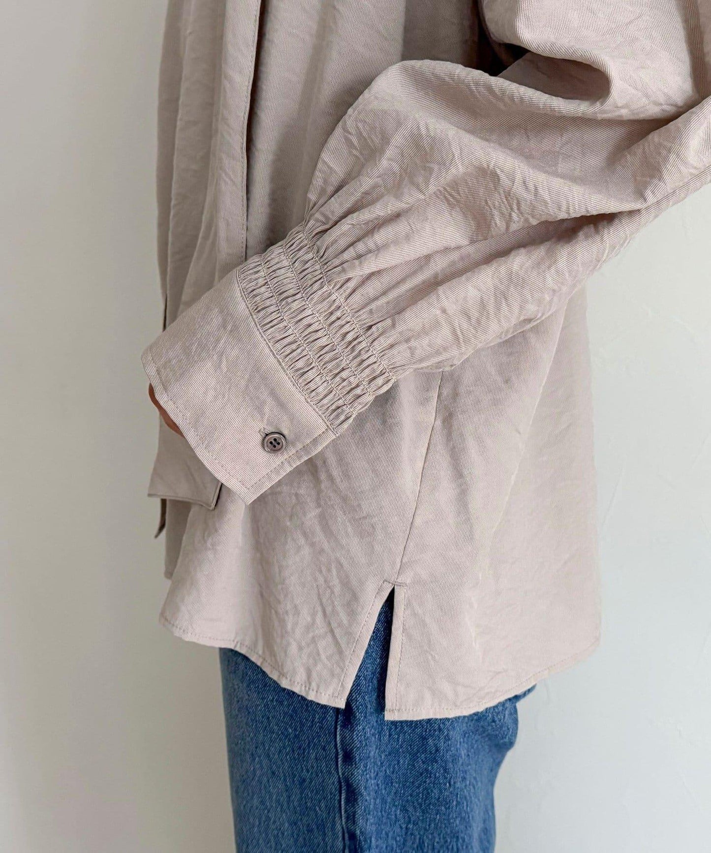 蝴蝶結領褶皺襯衫