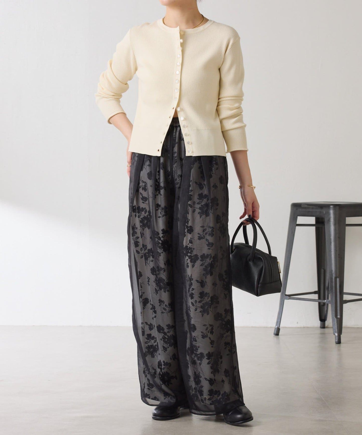 【輕薄遮身◎】輕薄疊穿花卉圖案褲