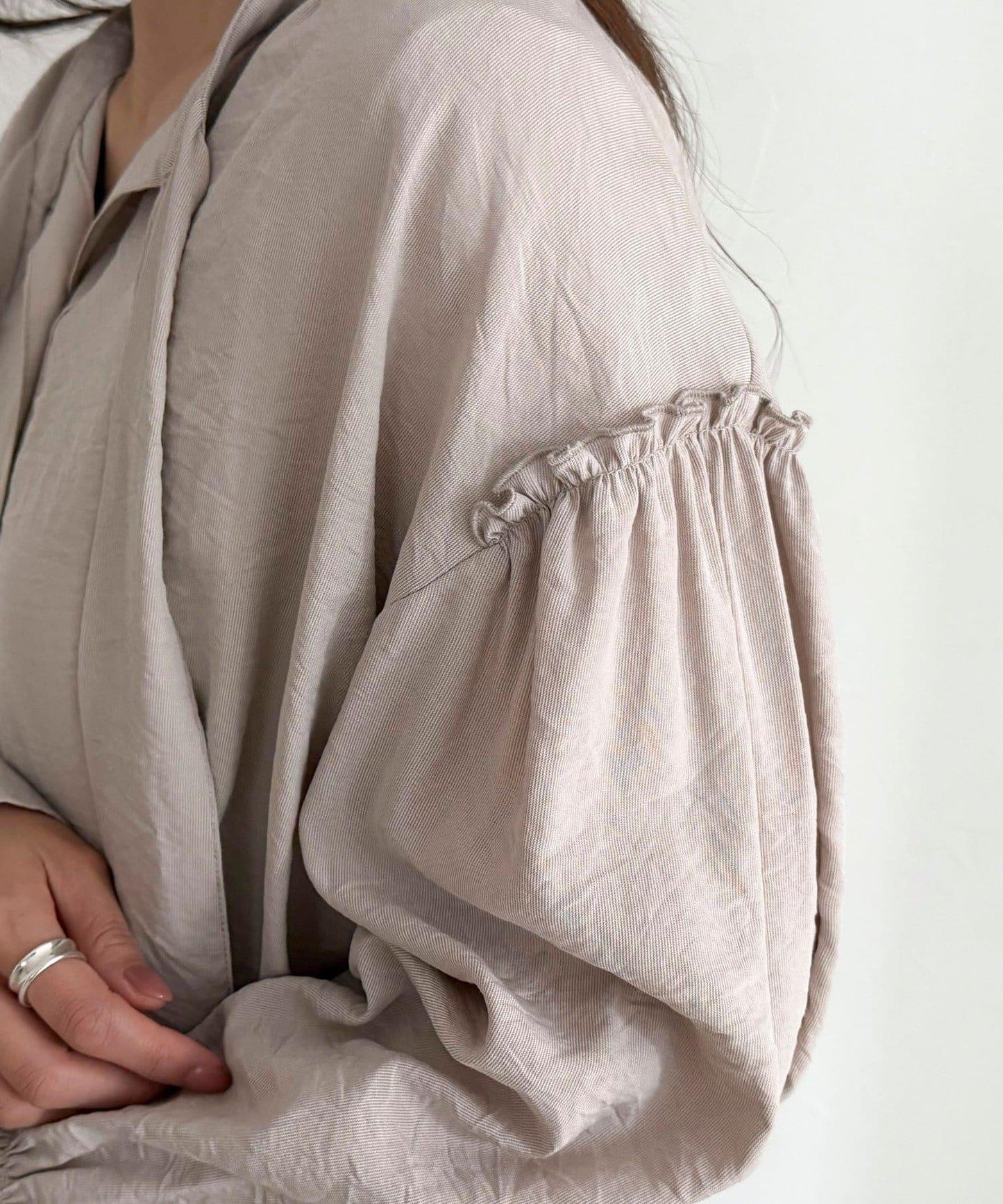 蝴蝶結領褶皺襯衫