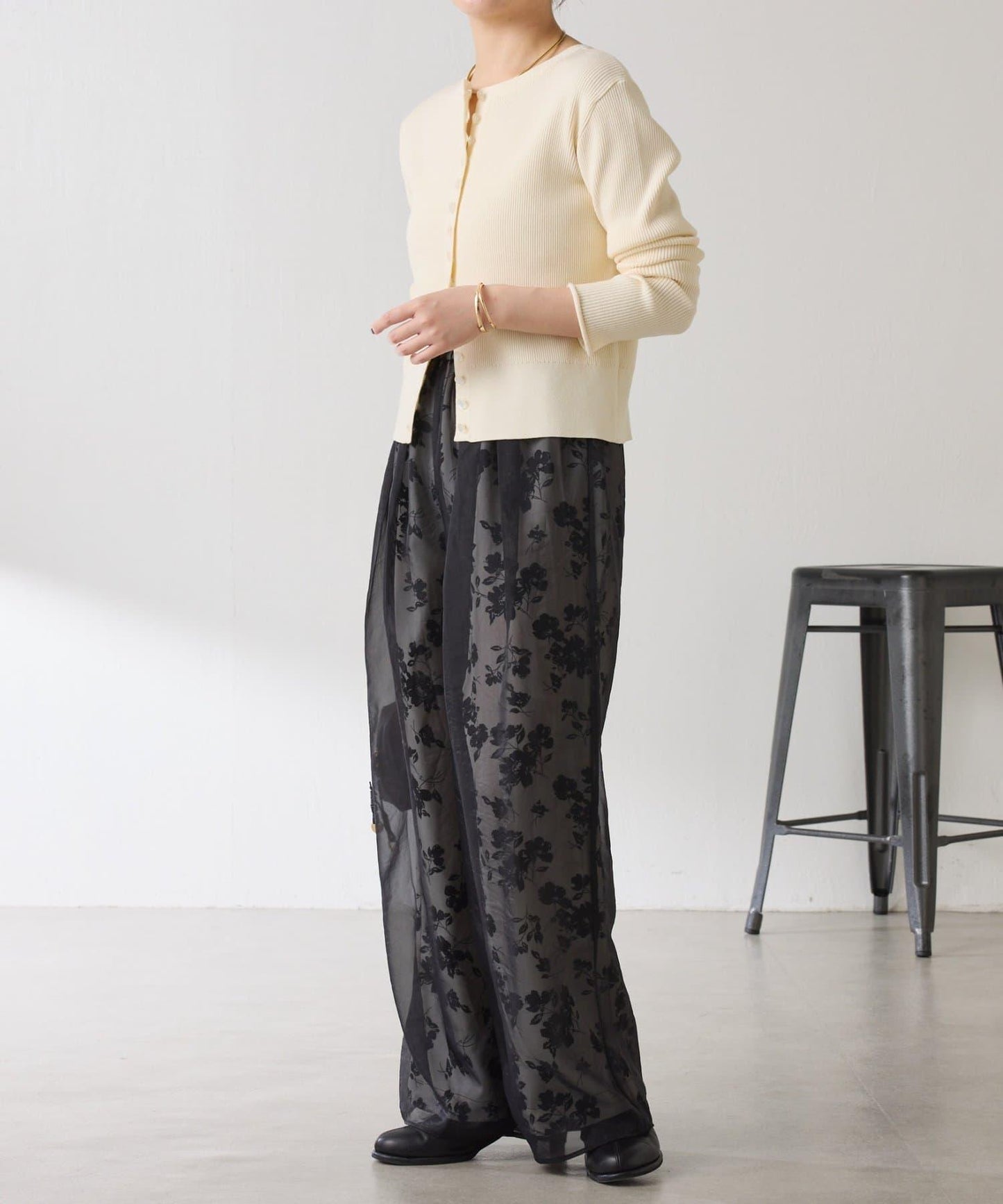 【輕薄遮身◎】輕薄疊穿花卉圖案褲