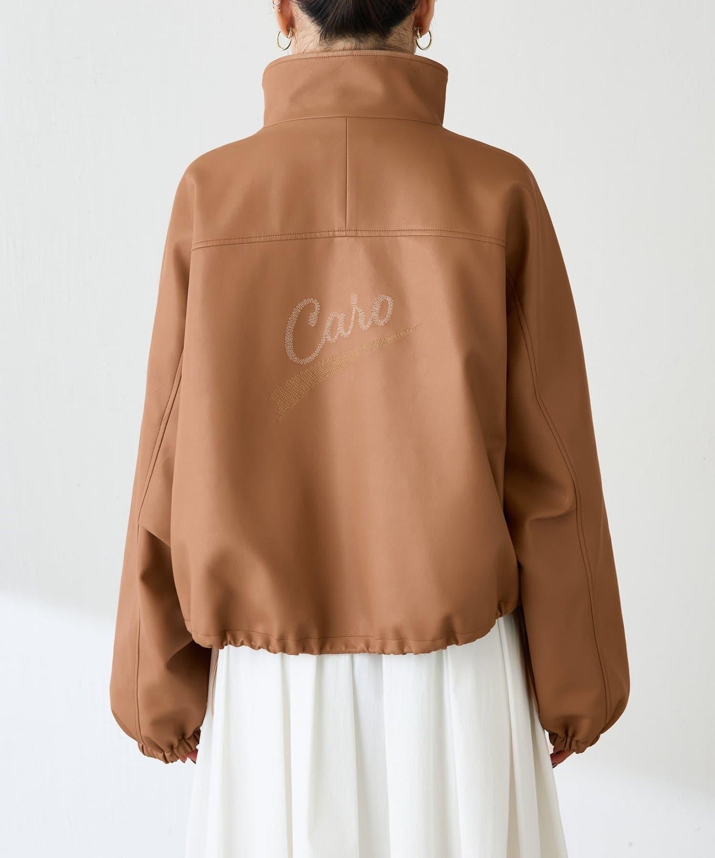 【高級感】仿皮繡花立領夾克