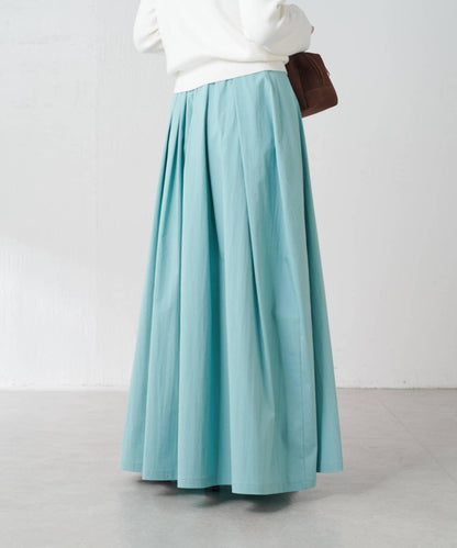 蓬鬆喇叭半身裙