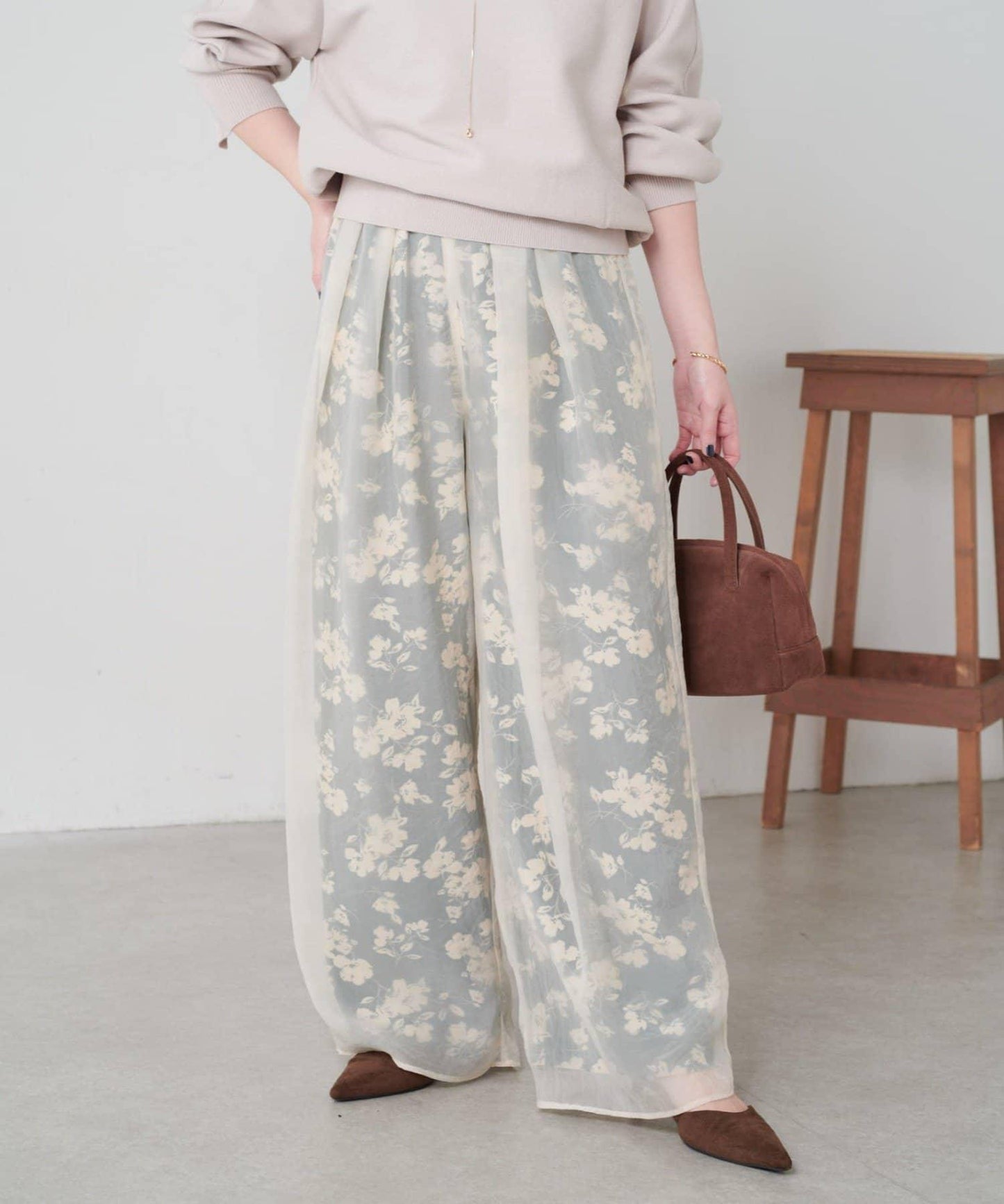 【輕薄遮身◎】輕薄疊穿花卉圖案褲